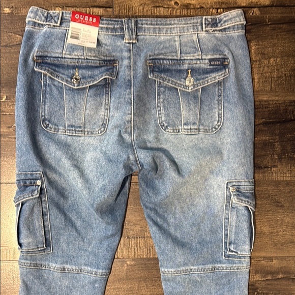 Guess Low Rise Cargo Jogger Size 30 x 29 - Picture 5 of 7